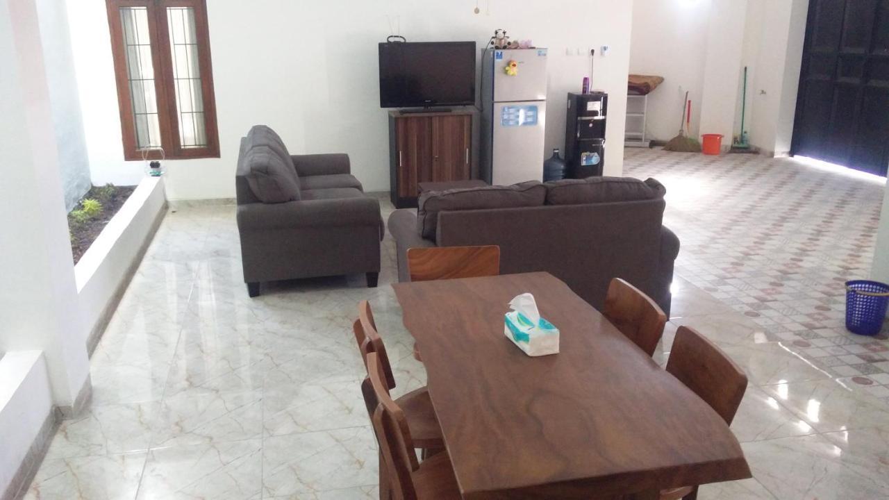 Zg Homestay Solo Sumber  Экстерьер фото