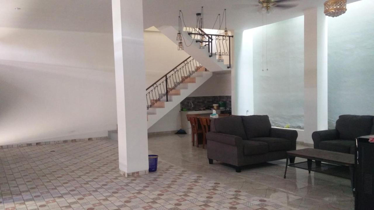 Zg Homestay Solo Sumber  Экстерьер фото