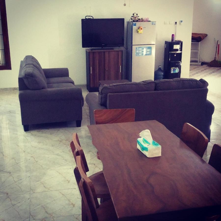 Zg Homestay Solo Sumber  Экстерьер фото