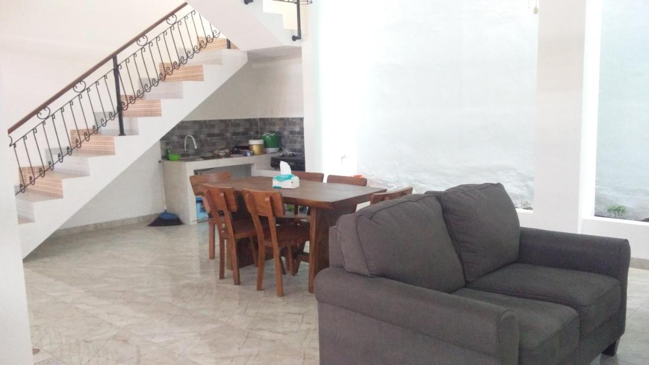 Zg Homestay Solo Sumber  Экстерьер фото