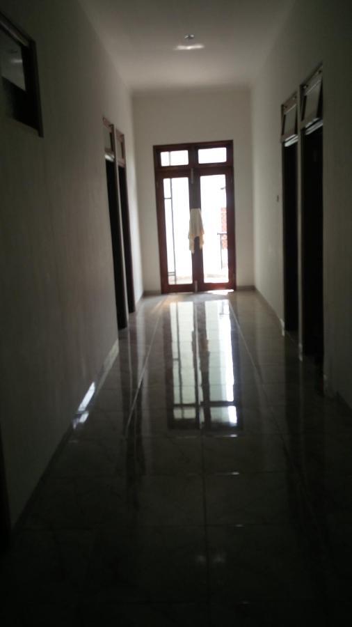 Zg Homestay Solo Sumber  Экстерьер фото
